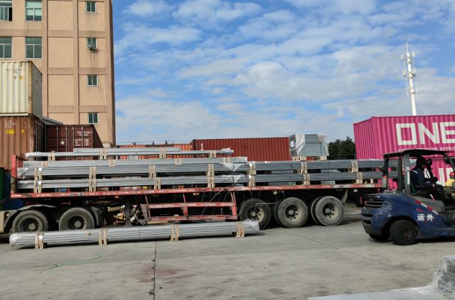 Kemas Kini Penghantaran Topfencesolar: Struktur Pemasangan Tanah Keluli ZAM Dihantar ke Korea dari Kilang Xiamen